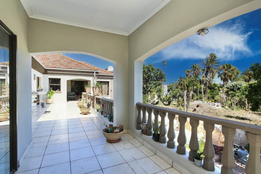 6 Bedroom Property for Sale in Sunset Beach Western Cape